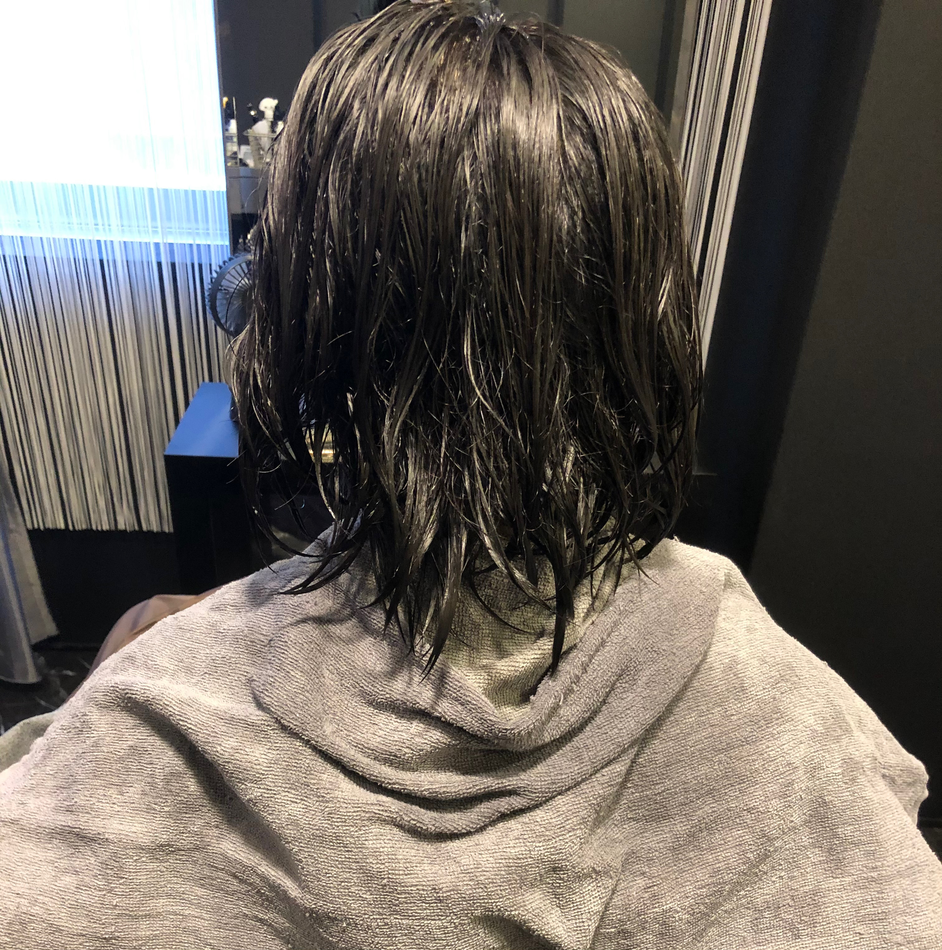 【神戸 三宮】細くて広がりやすいくせ毛の髪質をツヤのあるストレートヘアに！
